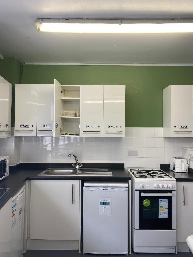 Charming Rooms For Students Only, Cricklewood Lane - Sk Londra Dış mekan fotoğraf