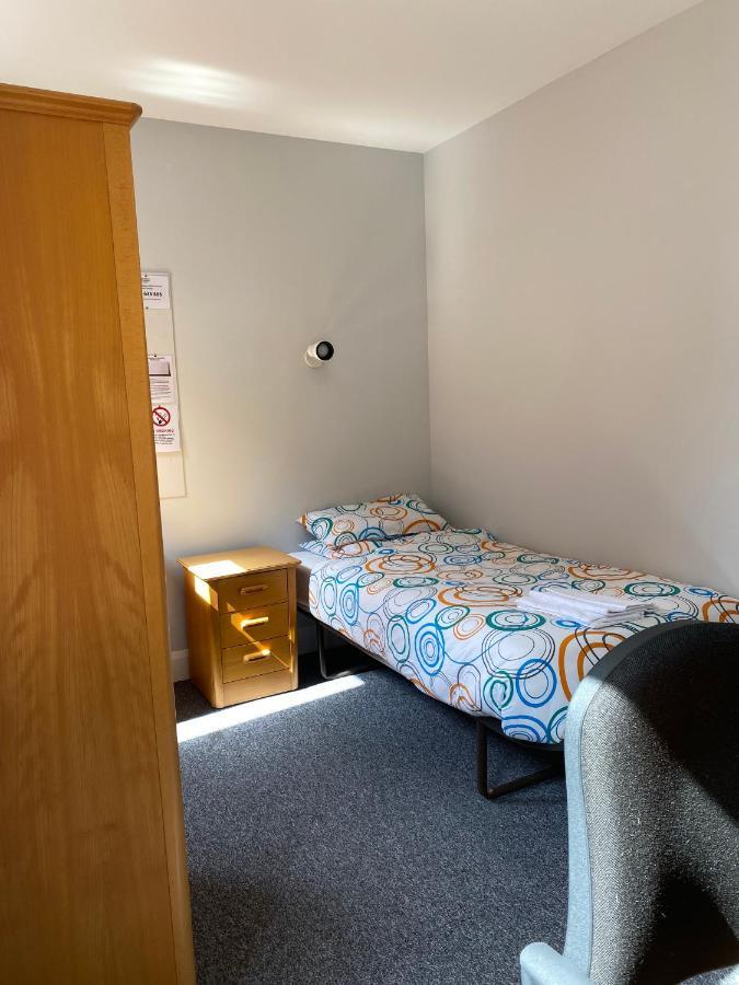 Charming Rooms For Students Only, Cricklewood Lane - Sk Londra Dış mekan fotoğraf