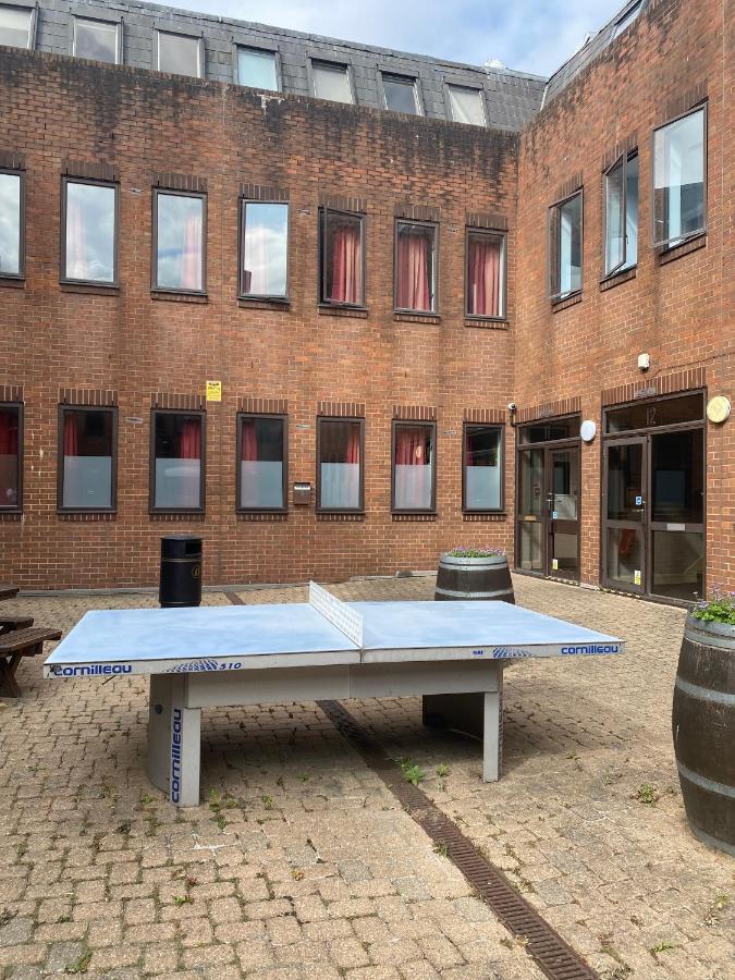 Charming Rooms For Students Only, Cricklewood Lane - Sk Londra Dış mekan fotoğraf